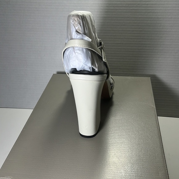 Damilis Platform Sandal (Women) - Picture 3 of 4